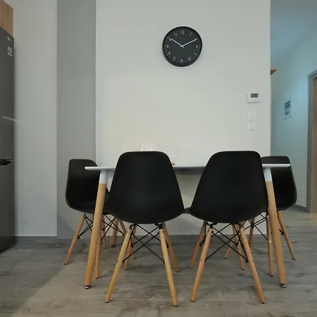 F & B Collection - Close To Aristotelous Sq. *